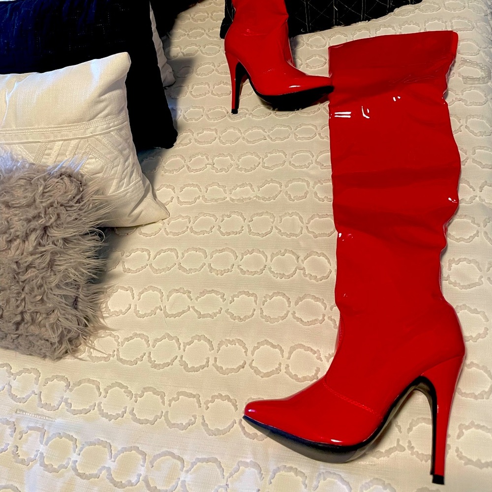 Slim THIGH HIGH Show Stopper